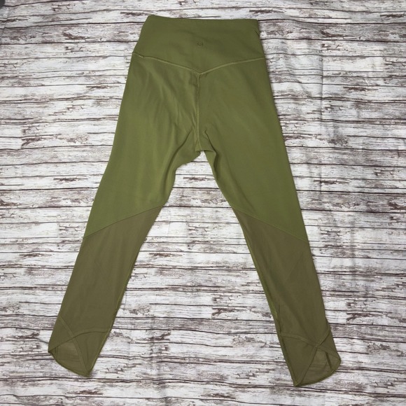Lululemon‎ Olive Green Leggings, Semi Capri Style Leggings Size 4 - Excellent - Picture 3 of 9